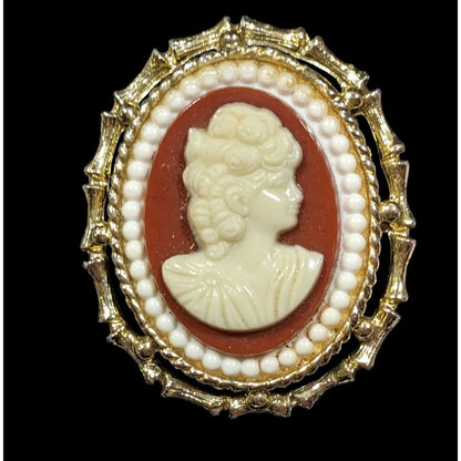 1950s Vintage Gold Tone Cameo Brooch/Pendant