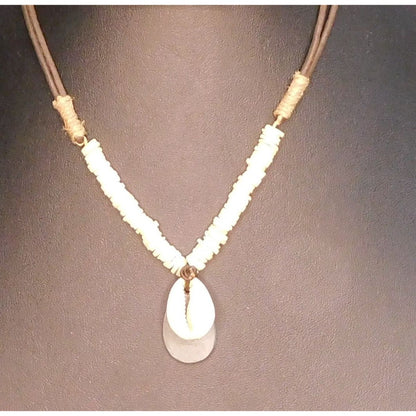 Vintage Aeropostale 1987 Cowrie Shell Necklace