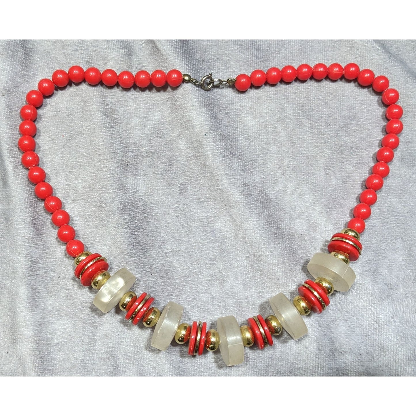 Vintage Retro Red Beaded Necklace W/ Frosted Clear & Gold Tone Accents