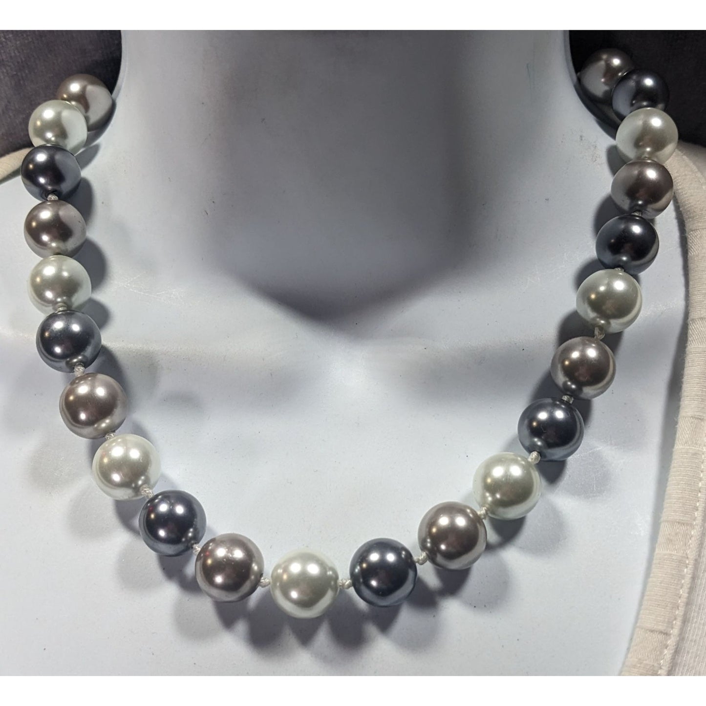 Elegant Glam Faux Pearl Silver Tone Necklace With Rhinestone Clasp
