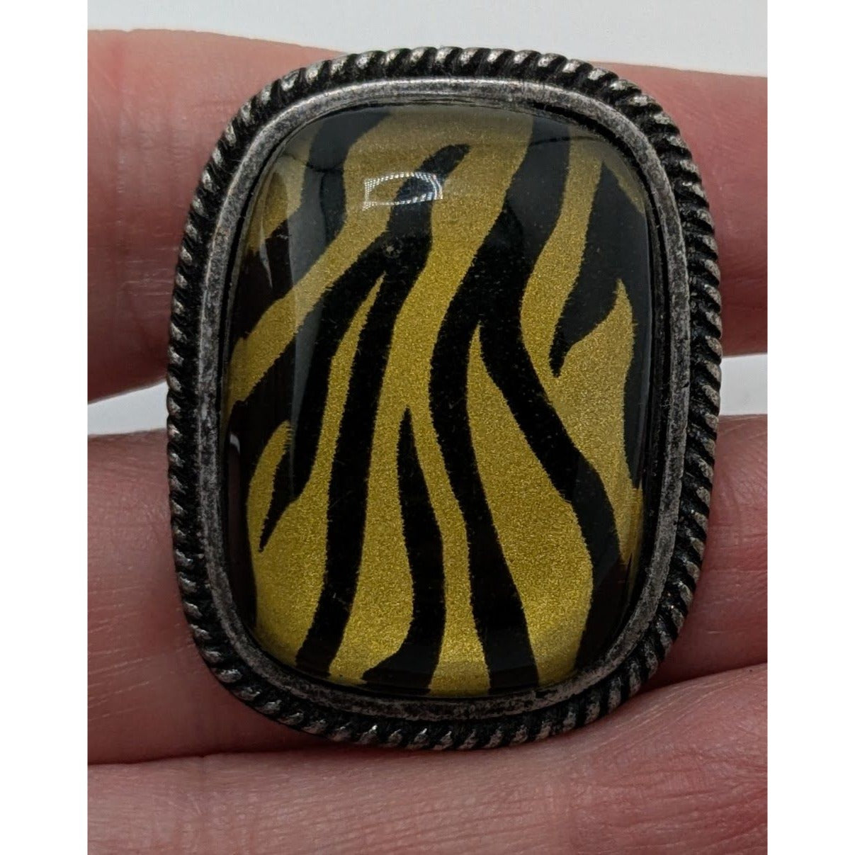 Vintage Tiger Stripe Statement Ring With Antiqued Silver-Tone Band Size 7