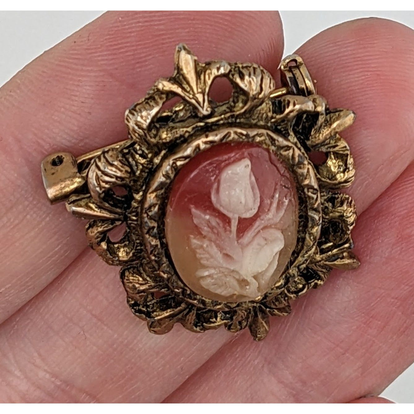Vintage Floral Cameo Brooch Pendant 1 1/2 Inch Oval Frame