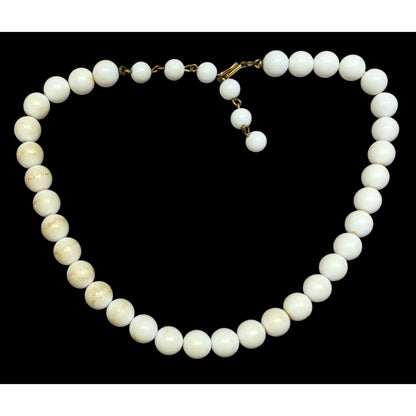 Vintage Classic White Beaded Necklace With Hook Clasp