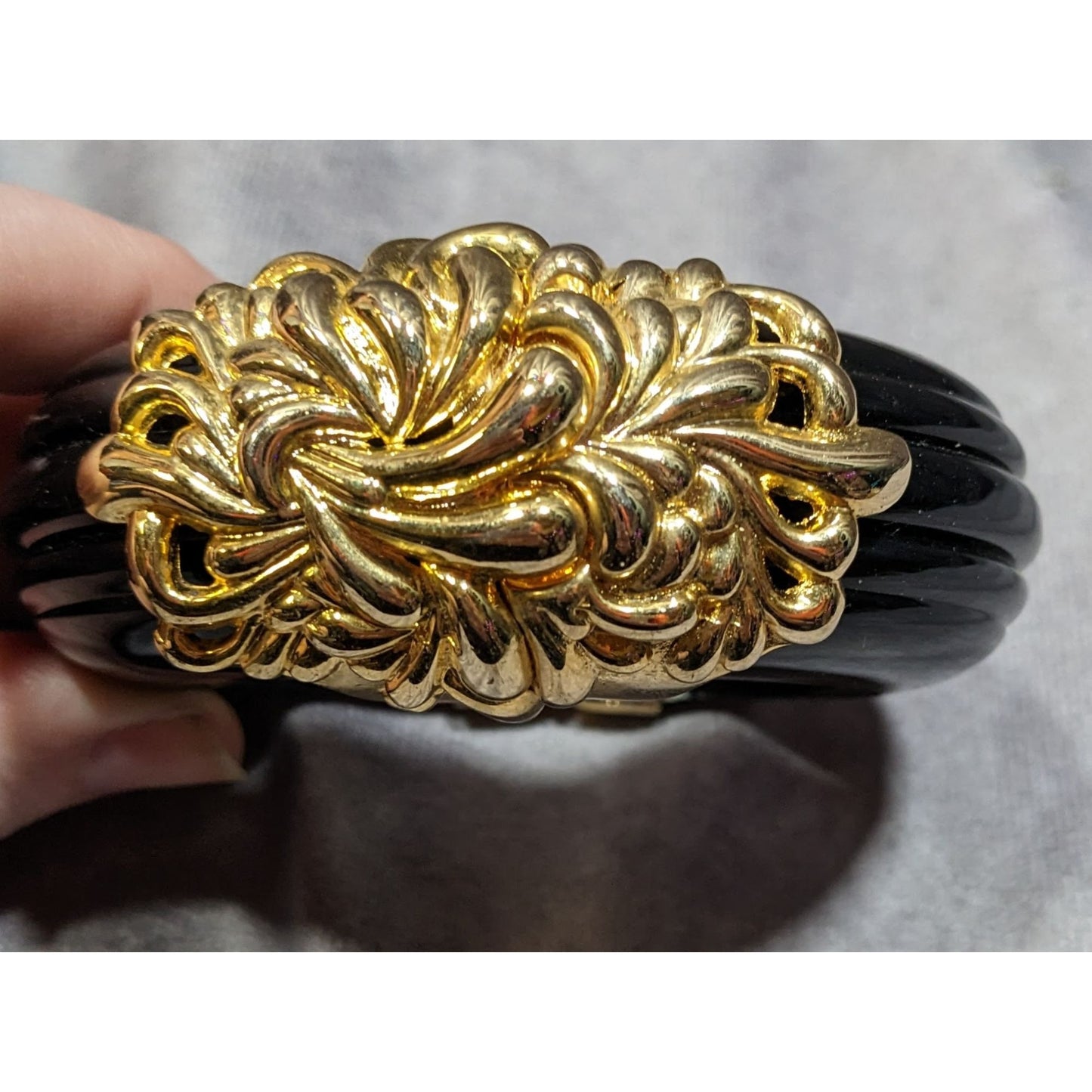 Vintage Inna Cytrine Paris Fleur Chrysanthemum Lucite And Metal Clamper Bracelet