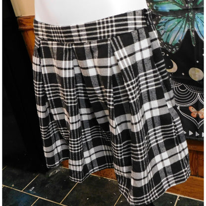 Girls Black And White Pleated Plaid Punk Skirt
