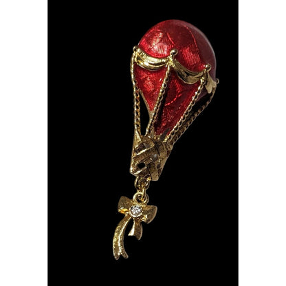 Vintage Avon Gold Tone Red Enamel Hot Air Balloon Lapel Pin