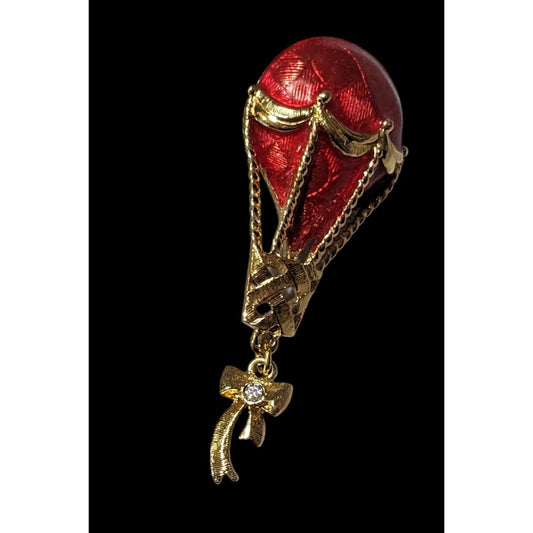 Vintage Avon Gold Tone Red Enamel Hot Air Balloon Lapel Pin