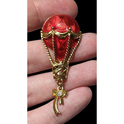 Vintage Avon Gold Tone Red Enamel Hot Air Balloon Lapel Pin