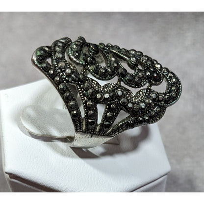 Gothic Whimsical Art Nouveau Silver Tone Ring Size 9