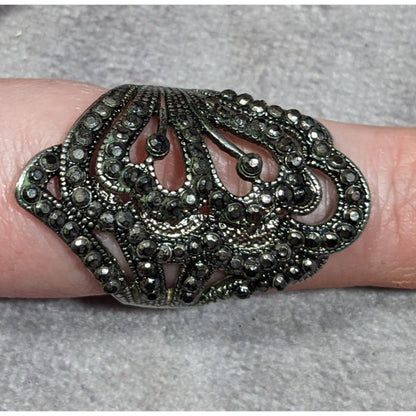 Gothic Whimsical Art Nouveau Silver Tone Ring Size 9