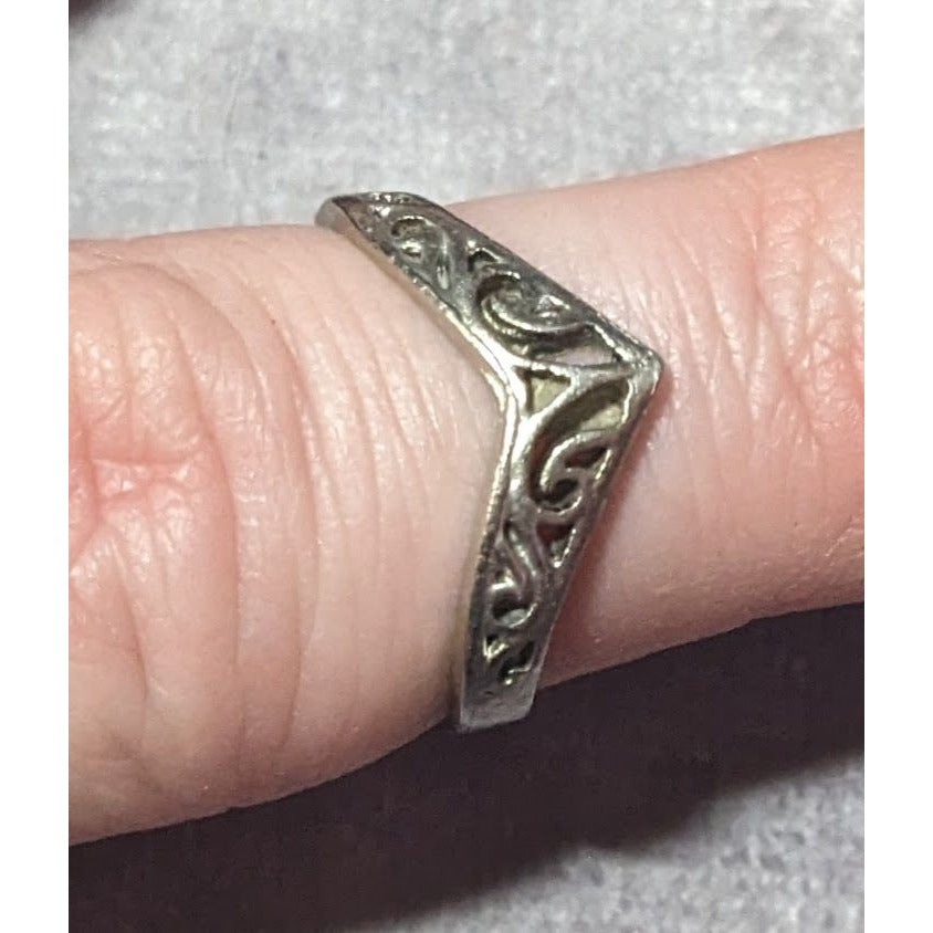 Elven Art Nouveau Scroll Silver Tone Chevron Ring Size 7