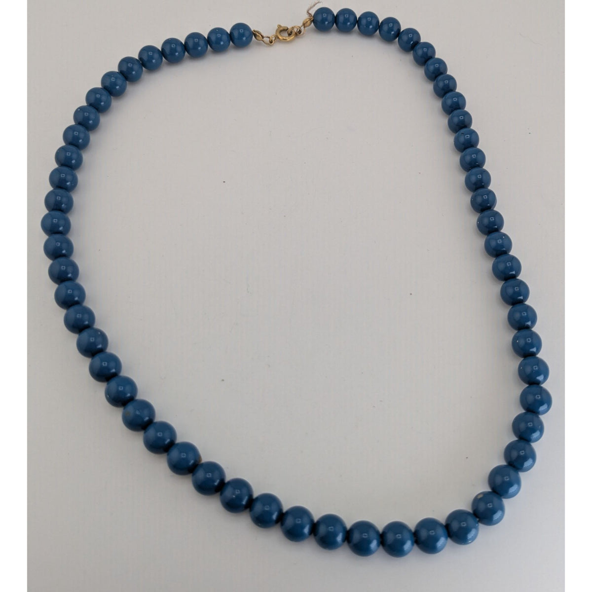 Retro Mod Minimalist Blue Round Beaded Necklace Gold Tone Clasp