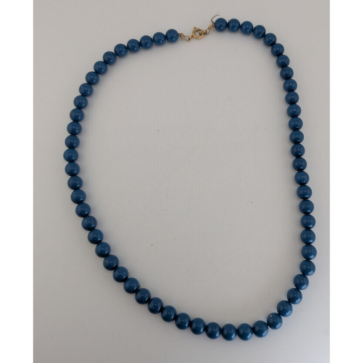 Retro Mod Minimalist Blue Round Beaded Necklace Gold Tone Clasp