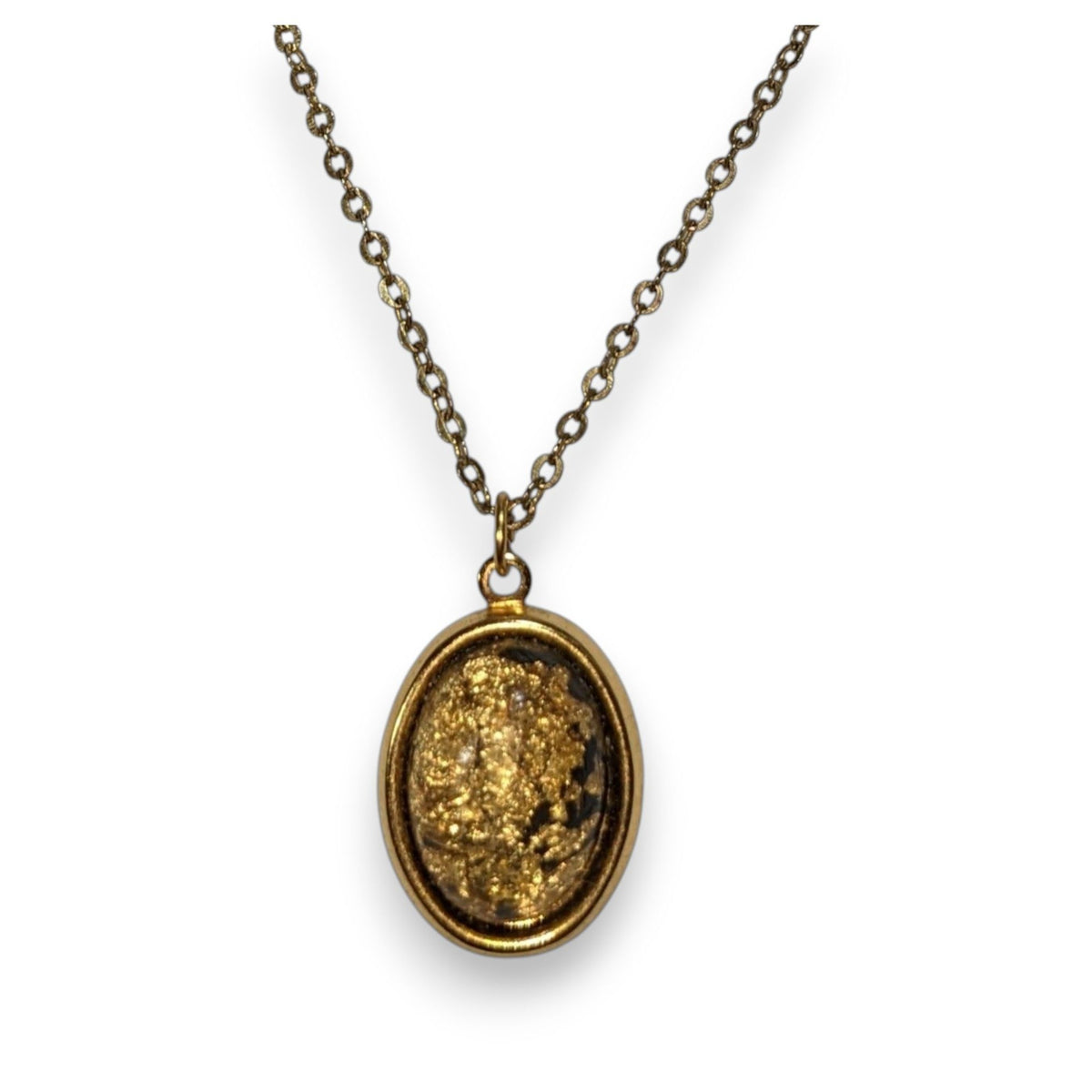 Vintage Dark Romantic Resin Gold Black Oval Pendant Necklace 18 Inch