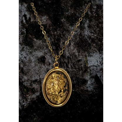 Vintage Dark Romantic Resin Gold Black Oval Pendant Necklace 18 Inch