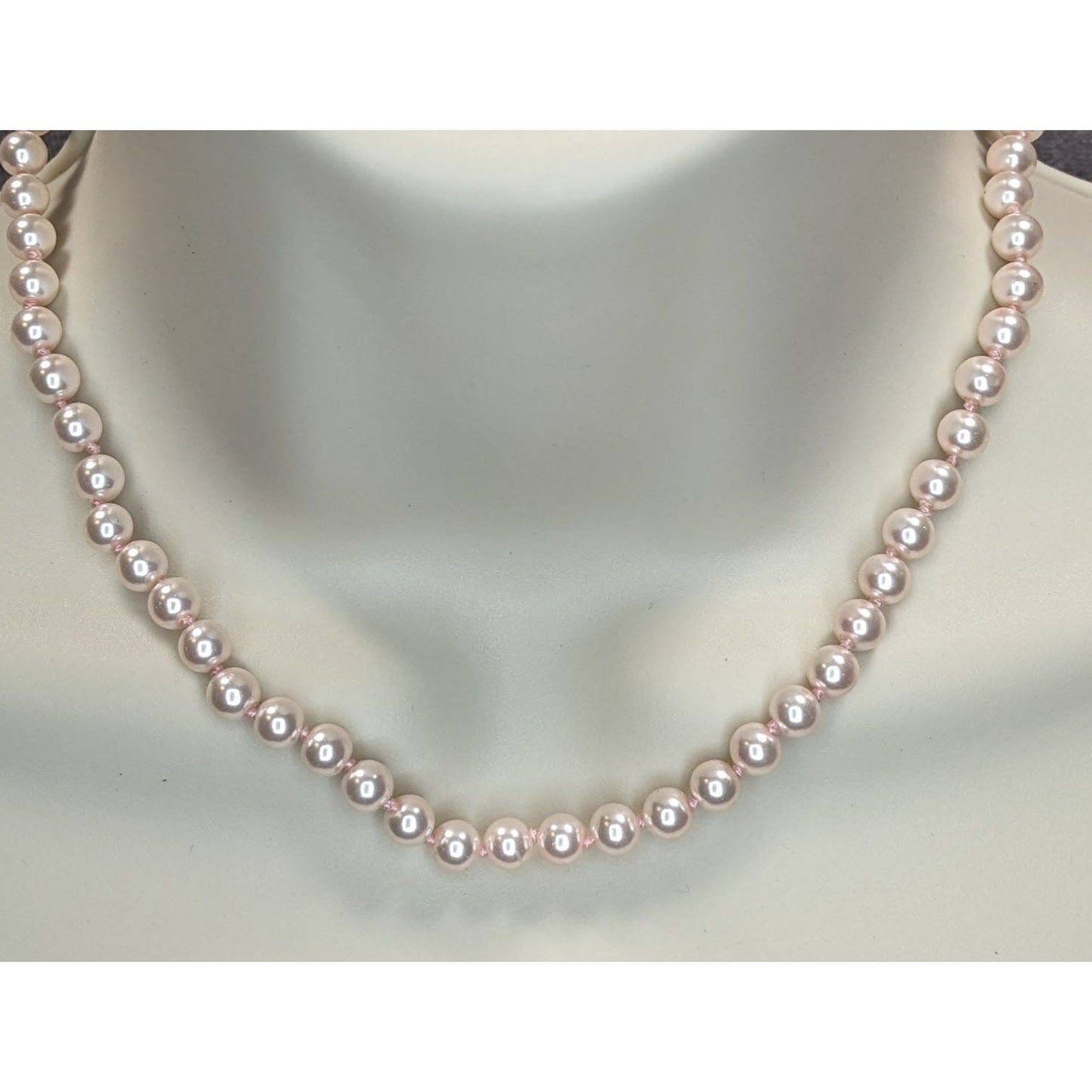 Pink Glass Pearl Necklace Claire's Classic Beaded Strand Coquette Balletcore Preppy Romantic Jewelry