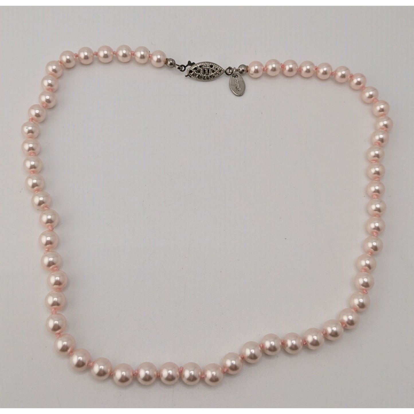 Pink Glass Pearl Necklace Claire's Classic Beaded Strand Coquette Balletcore Preppy Romantic Jewelry