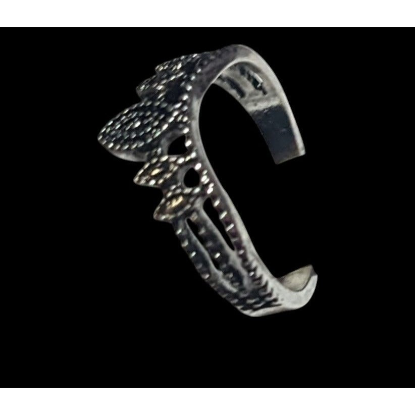 Gothic Royalty Black And Silver Tone Ring Size 6