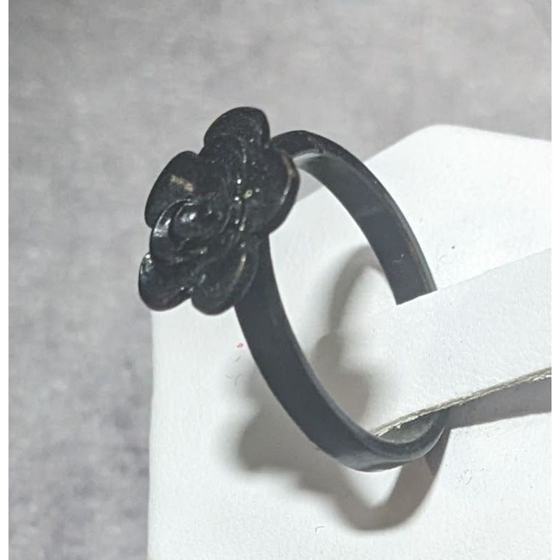 Gothic Casual Black Floral Fashion Ring Size 8 1/2