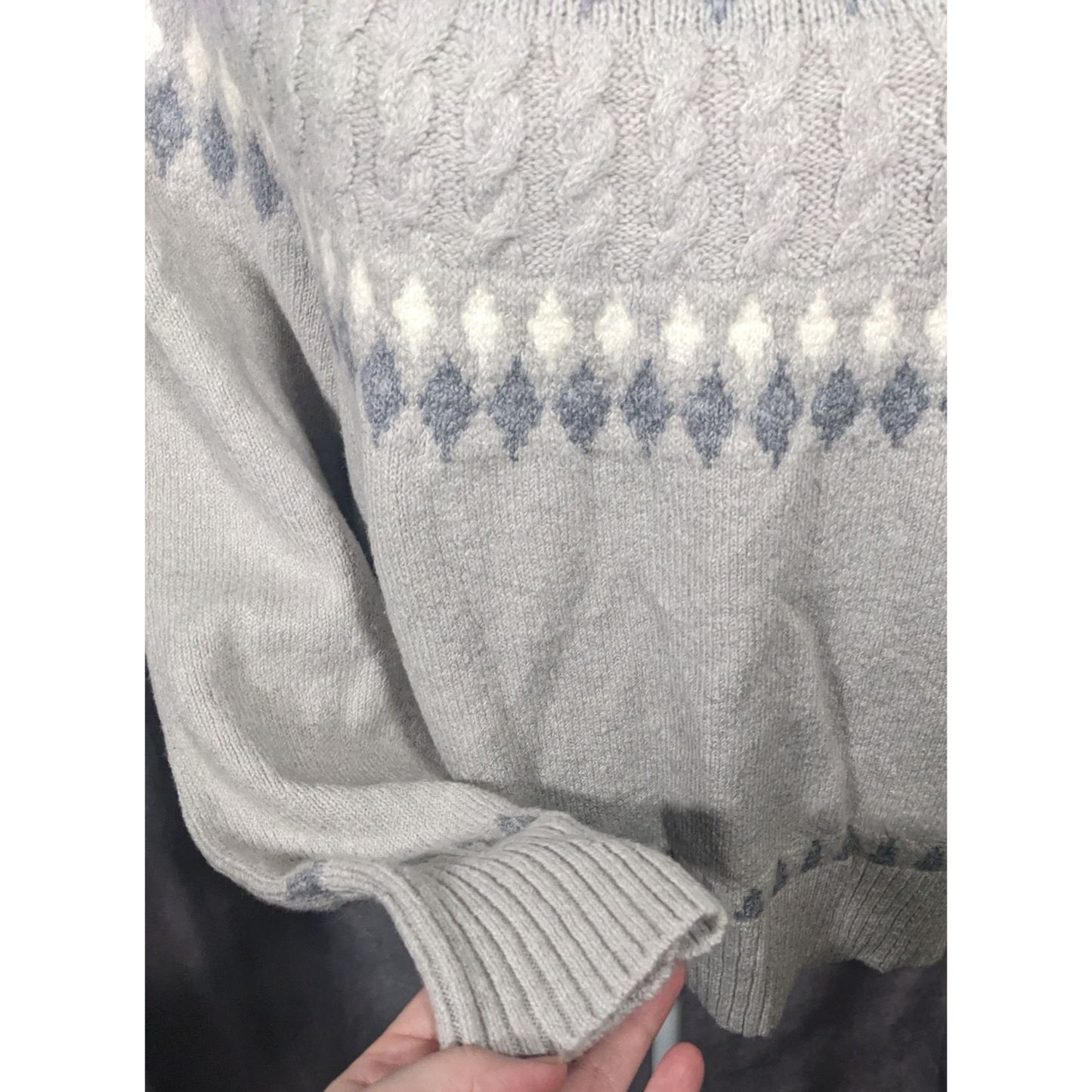 Artelier Nicole Miller Grey And White Super Soft Sweater Size Large