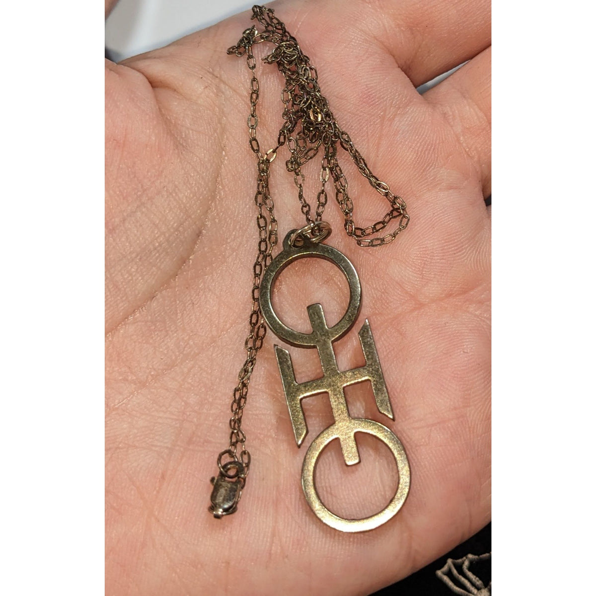 Ohio State Pride Minimalist Silver Tone Abstract Letter Pendant Necklace