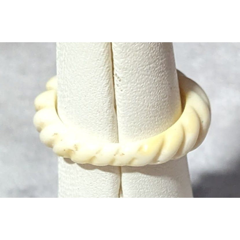 Vintage White Scalloped Costume Fashion Ring