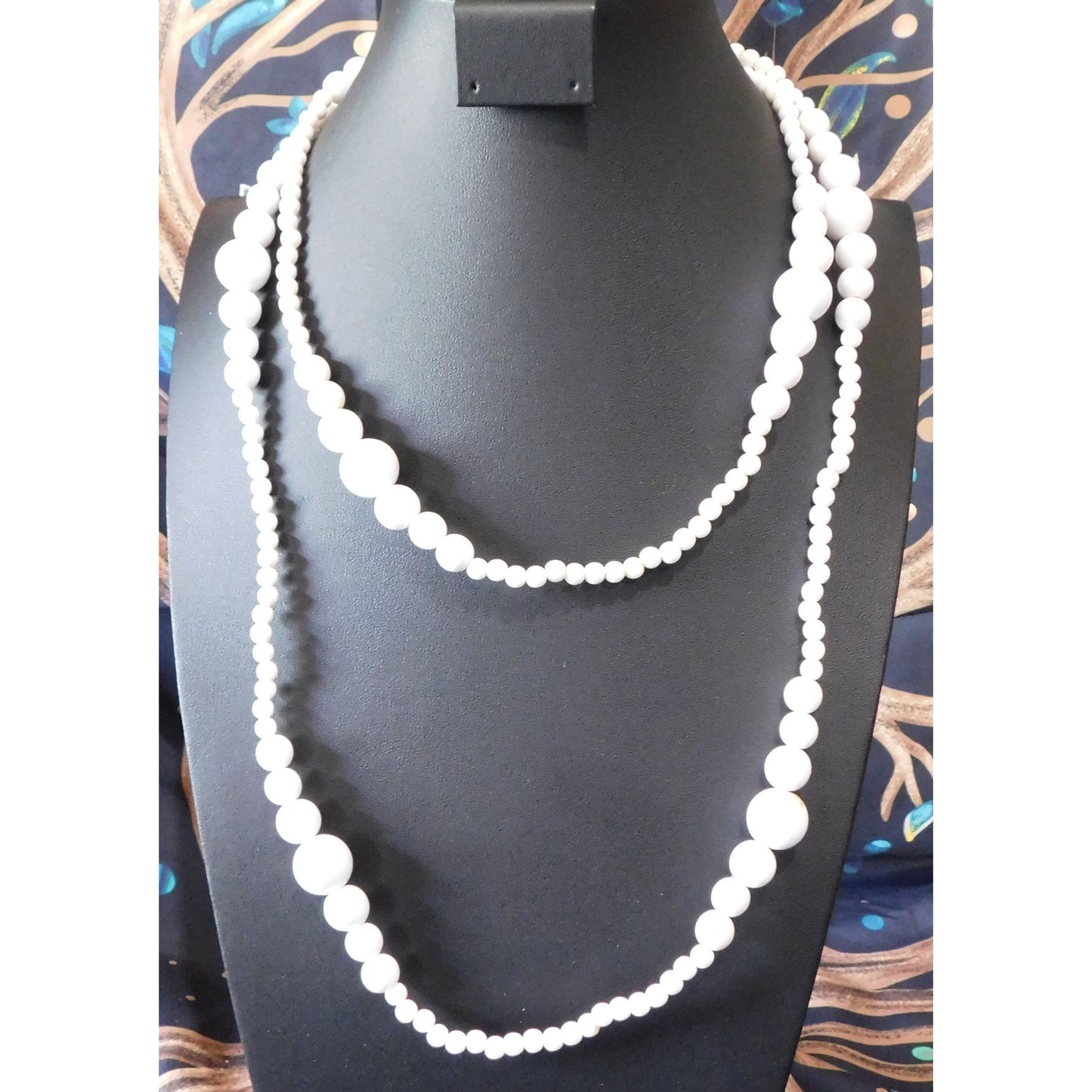 Retro White Graduated Bead Rope Length Necklace