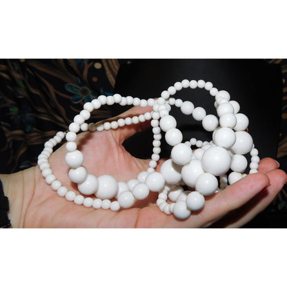 Retro White Graduated Bead Rope Length Necklace