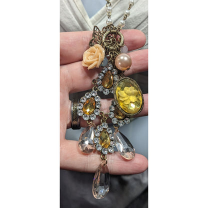 Vintage Victorian Style Floral Cluster Charm Pendant Necklace