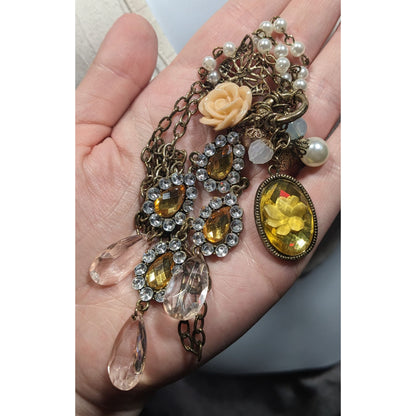 Vintage Victorian Style Floral Cluster Charm Pendant Necklace