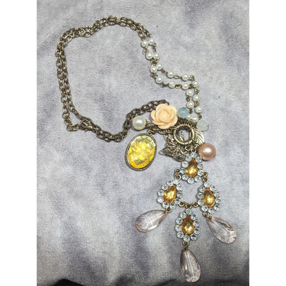 Vintage Victorian Style Floral Cluster Charm Pendant Necklace