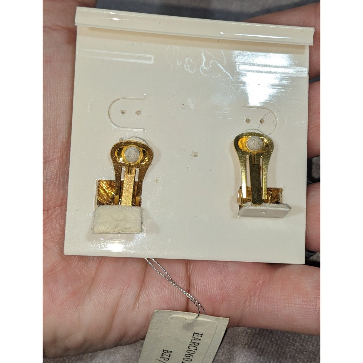 Therese by Hervanche Paris Vintage 80s Gold Tone Leaf Clip On Earrings NWT