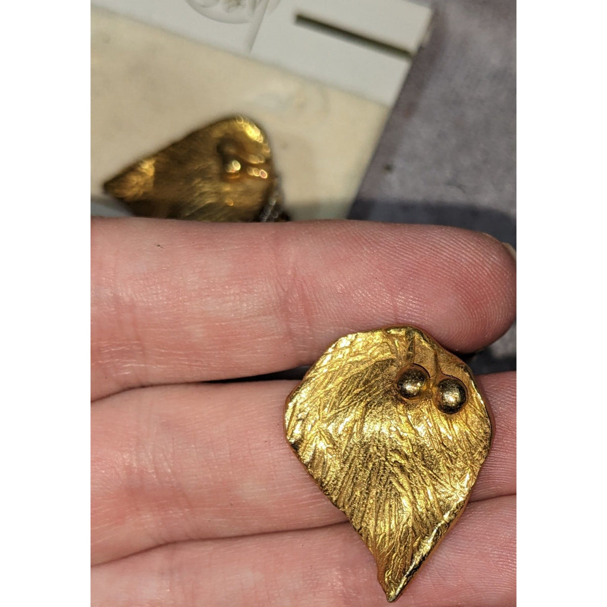 Therese by Hervanche Paris Vintage 80s Gold Tone Leaf Clip On Earrings NWT