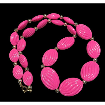 Vintage Retro Pink Beaded Necklace With Ribbed Oval Beads & Silver Tone Accents