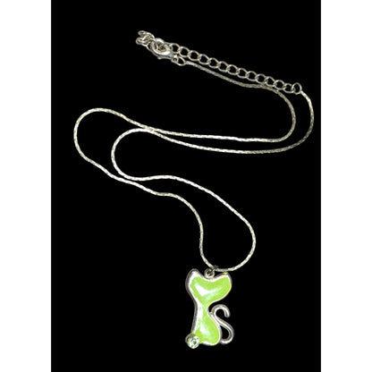 Retro Green Enamel Cat Pendant Necklace With Silver Tone Chain
