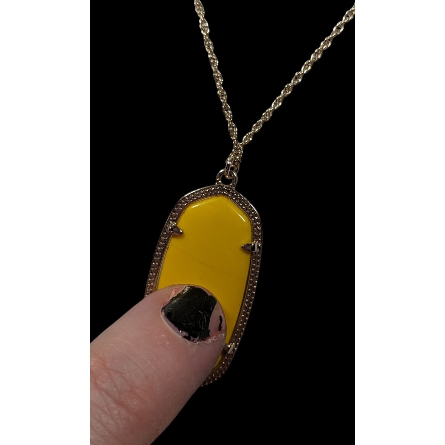 Kendra Scott Preppy Yellow And Gold Tone Pendant Necklace