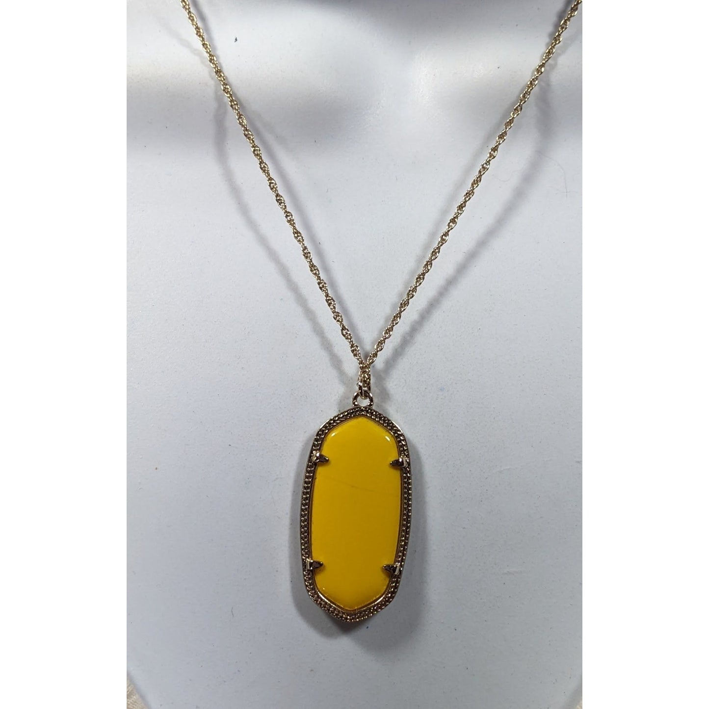 Kendra Scott Preppy Yellow And Gold Tone Pendant Necklace