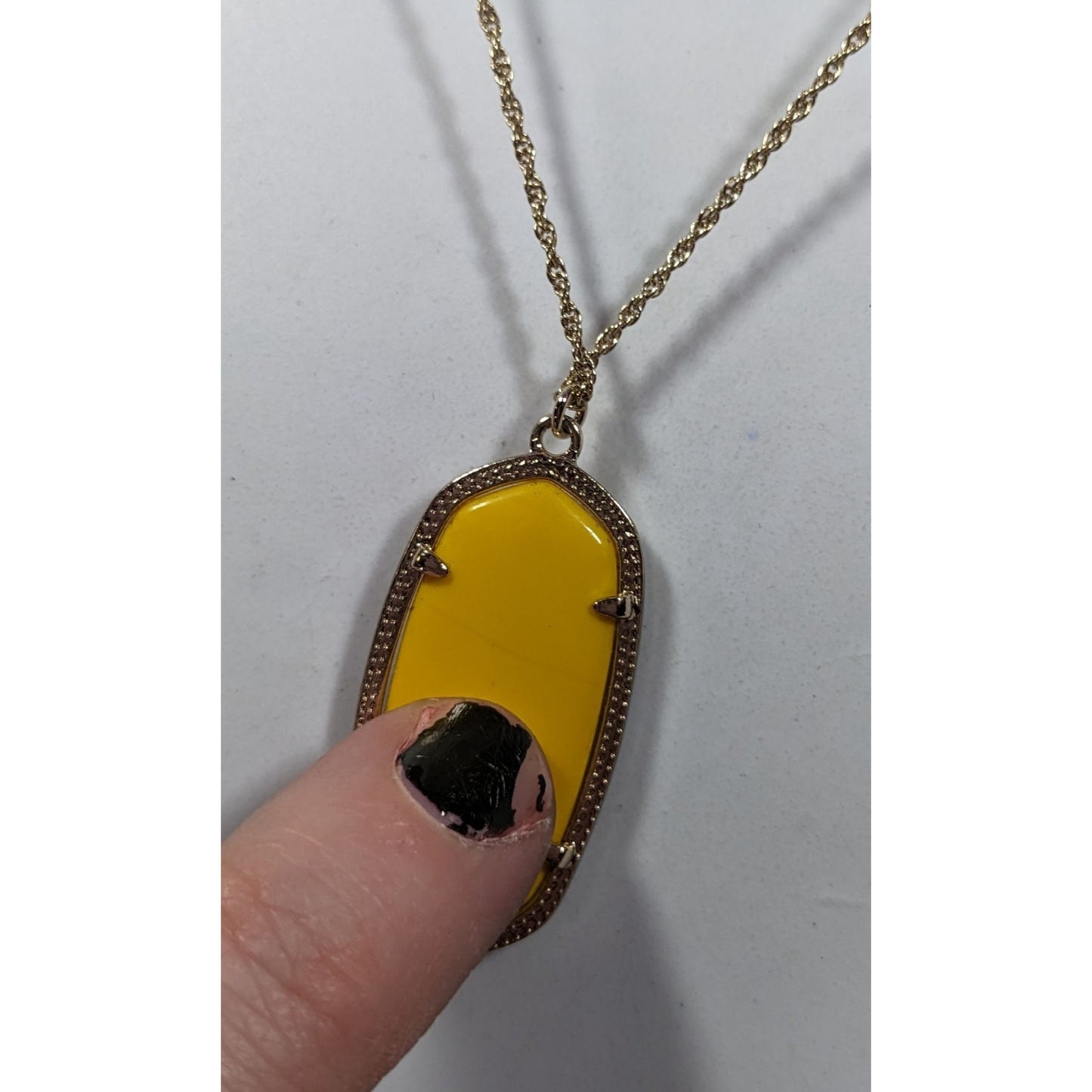 Kendra Scott Preppy Yellow And Gold Tone Pendant Necklace