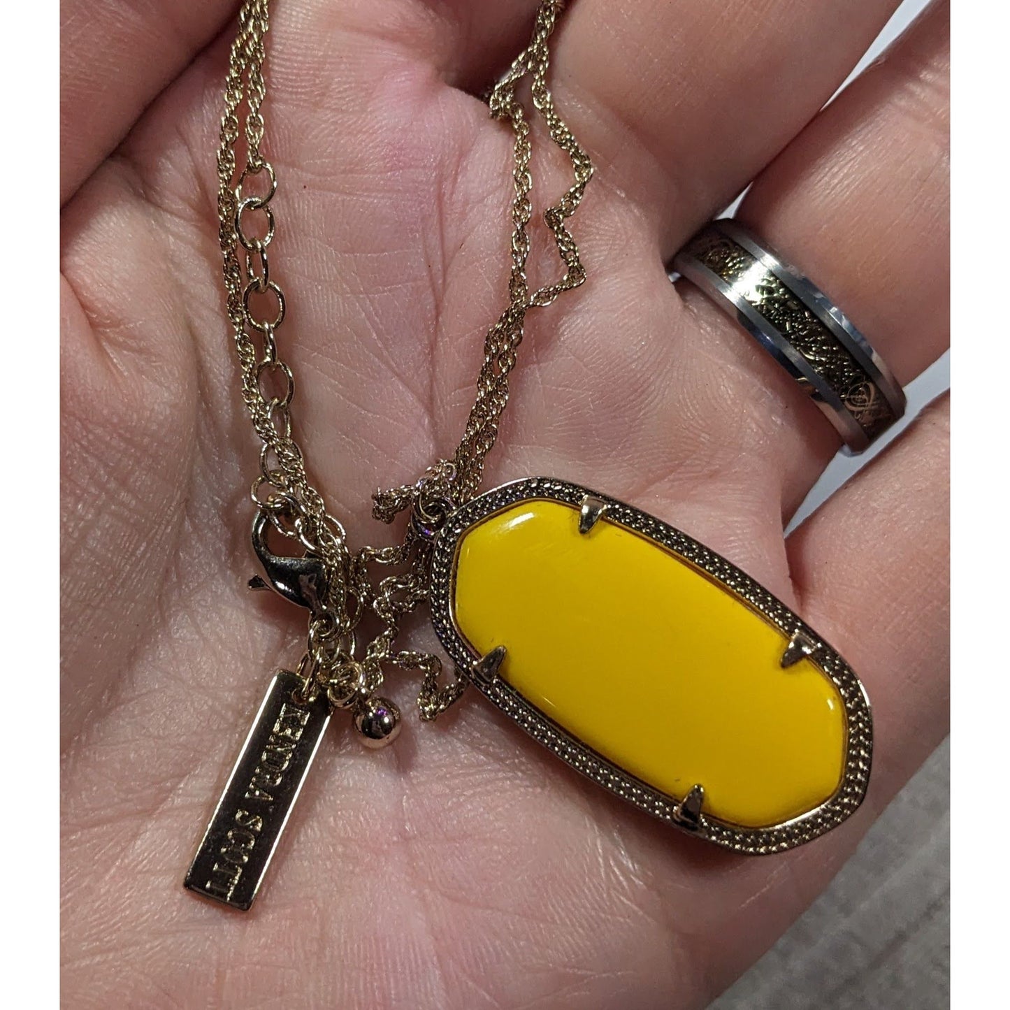 Kendra Scott Preppy Yellow And Gold Tone Pendant Necklace