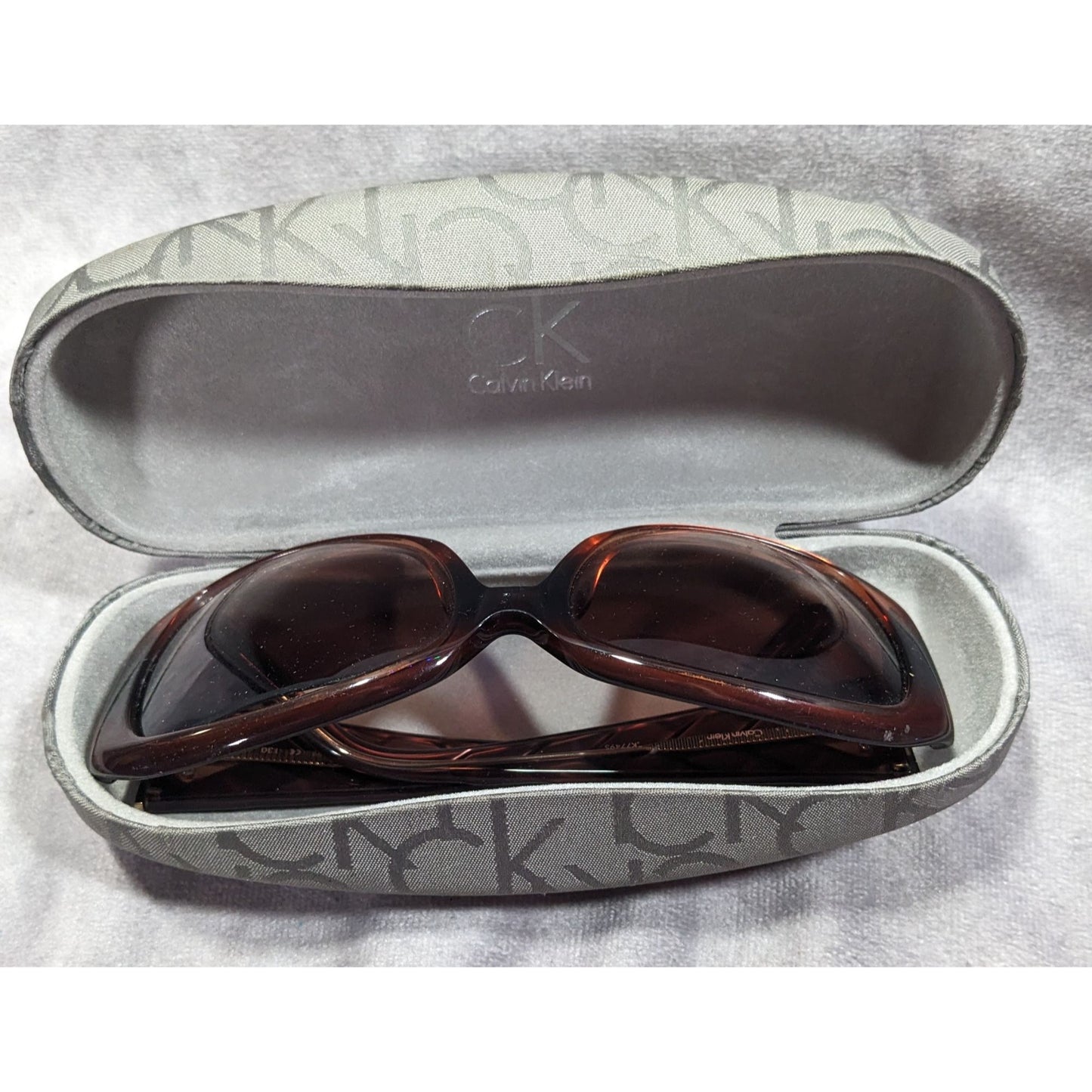Retro Preppy Calvin Klein CK7749S Brown Sunglasses With Case Made In Italy