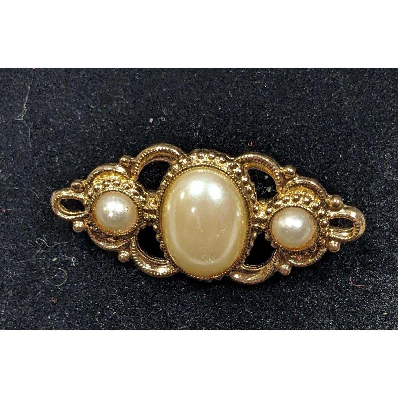 Vintage Baroque Style Gold Tone Faux Pearl Brooch