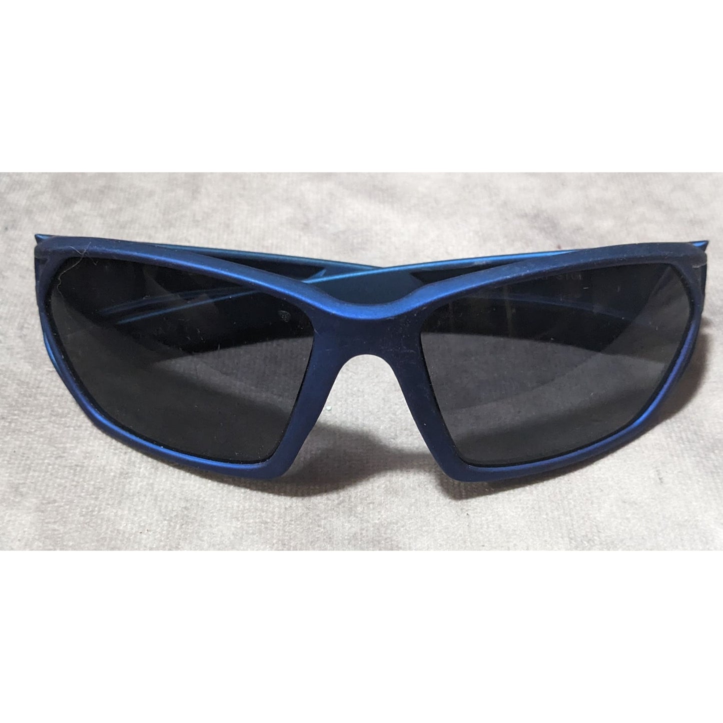 Foster Grant Metallic Blue Velvet Touch Sunglasses