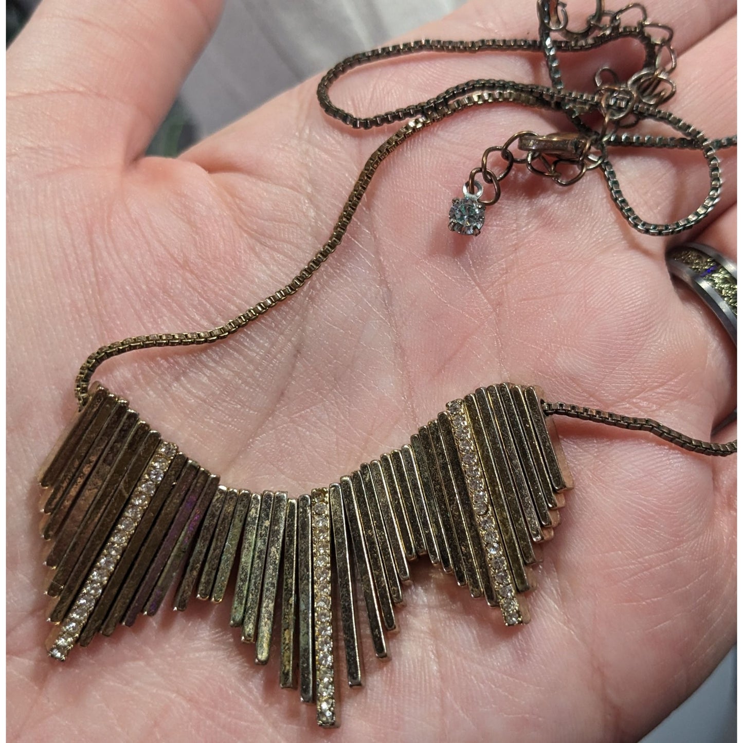 Elegant Glam Staggered Metal Fringe Necklace With Rhinestone Accents