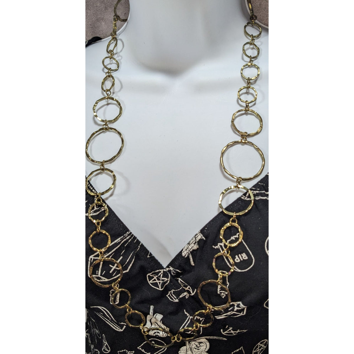 Boho Artisan Hammered Gold Tone Open Circle Link Necklace 28 Inch