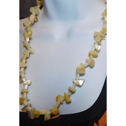 Vintage Mermaidcore Pearlescent Shell Bead Necklace