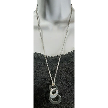 Geometric Liz Claiborne Silver Tone Interlocking Disc Pendant Necklace