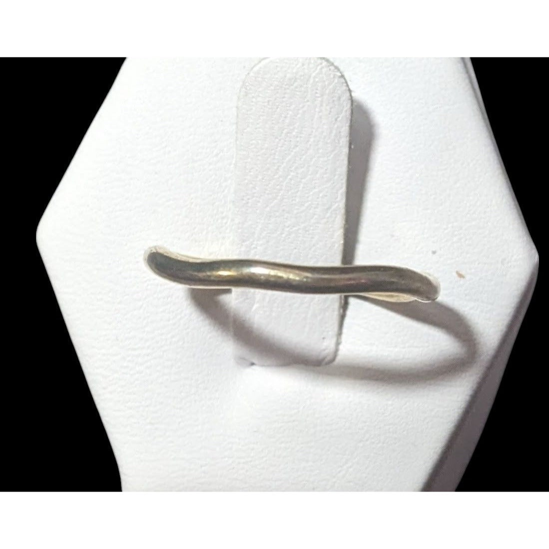 Gold Tone Abstract Wiggle Band Ring Size 7 1/4