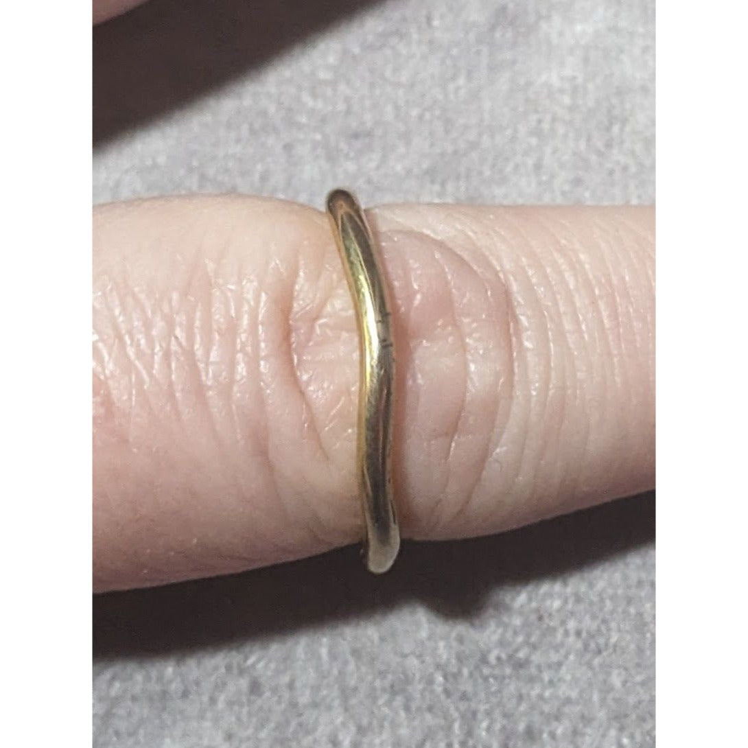 Gold Tone Abstract Wiggle Band Ring Size 7 1/4