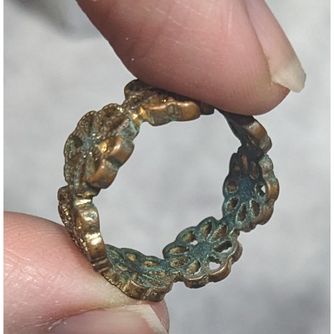 Fairycore Floral Gold Tone Filigree Ring Size 7