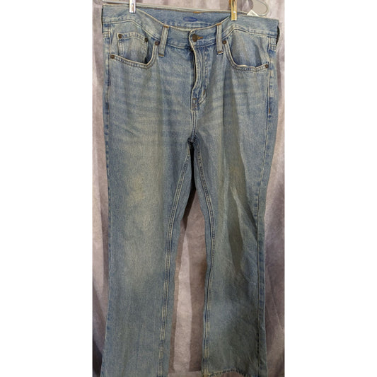 Old Navy Mens Boot Cut Jeans Size 34x32 Light Wash Denim Classic Casual Style